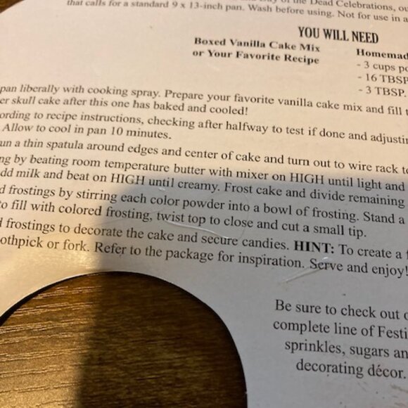 Brand Castle skull cake pan - Picture 5 of 7